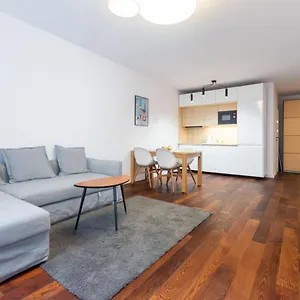 https://slusarska-apartament.krakowhotelspoland.com